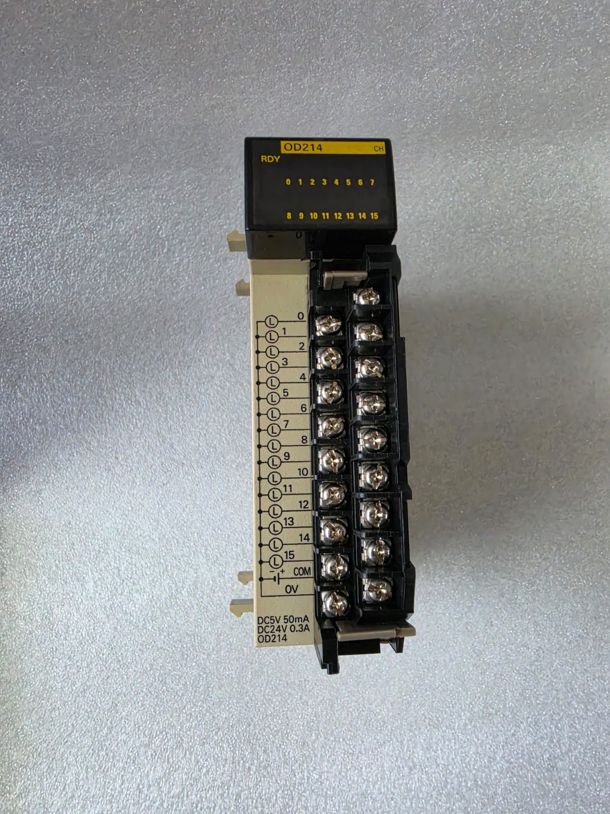 Industrial relay module with screw terminals