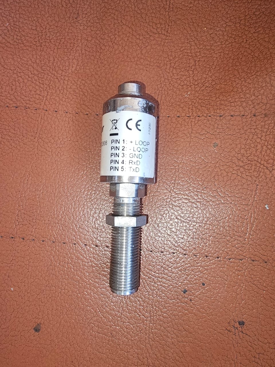 Threaded industrial sensor with wiring label