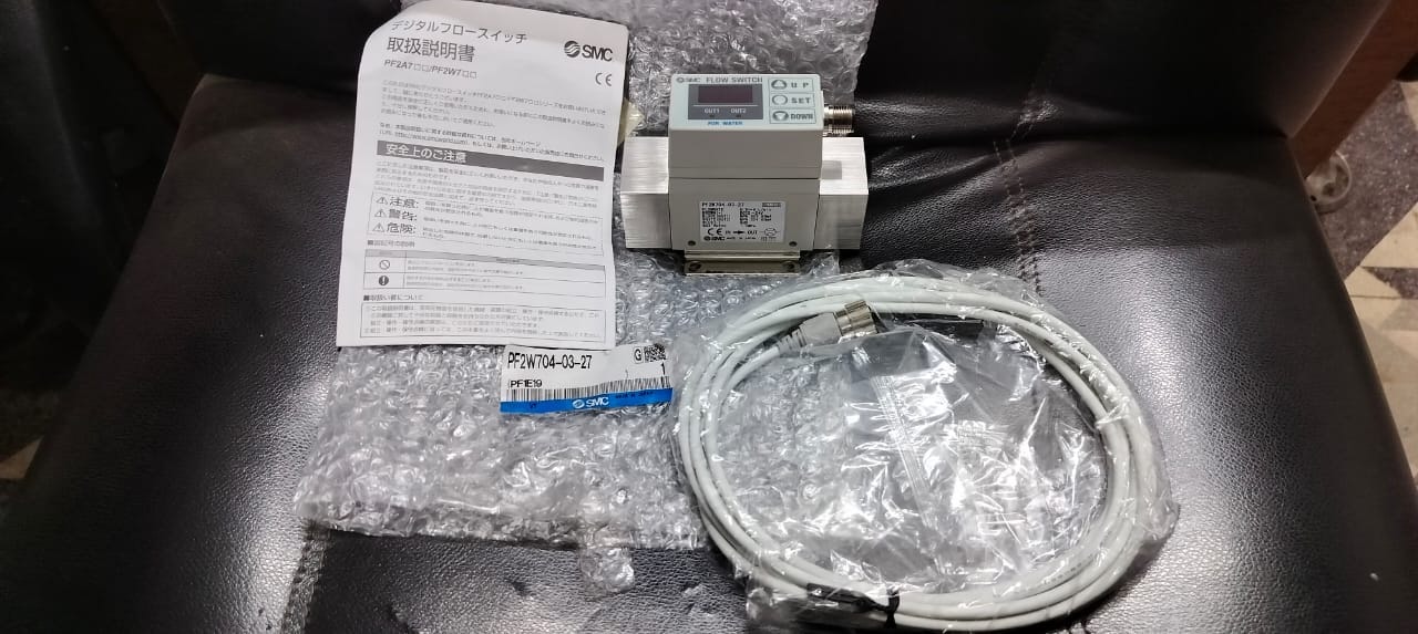 SMC digital flow switch with cables