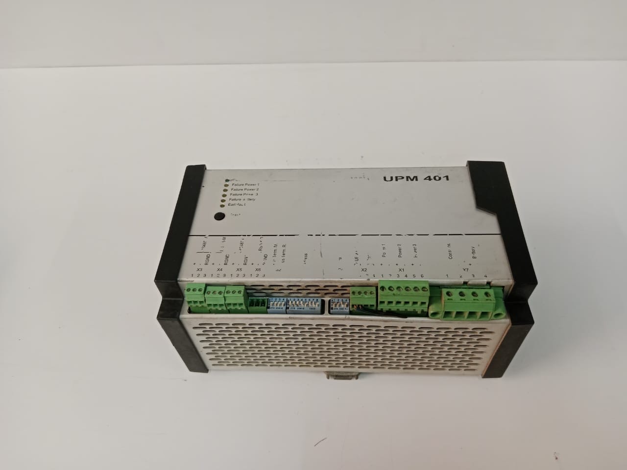 UPM 401 industrial control module terminals