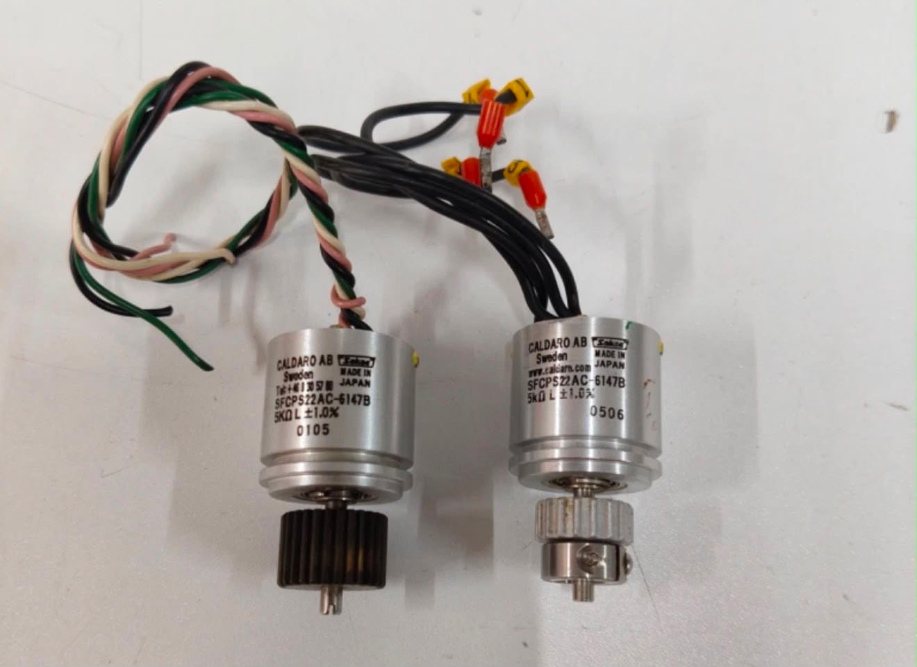 Two wired rotary encoders with gears